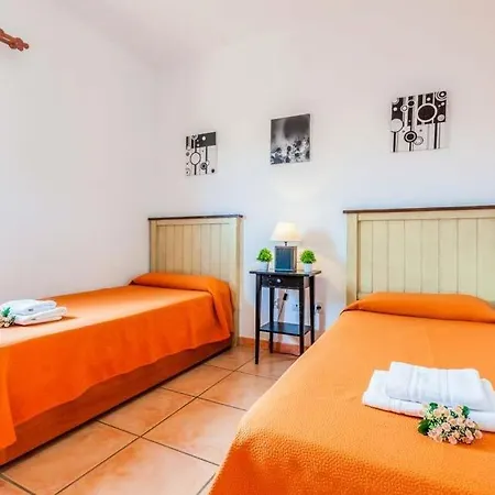 Sleeps 6 Pool Air Con Wifi Villa